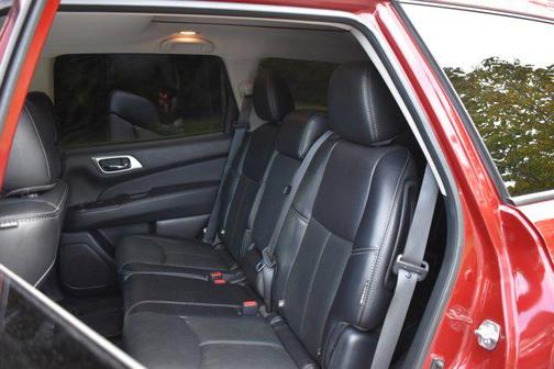 2020 Nissan Pathfinder Platinum 2WD