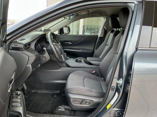 Coastal Gray 2024 Toyota Venza LE