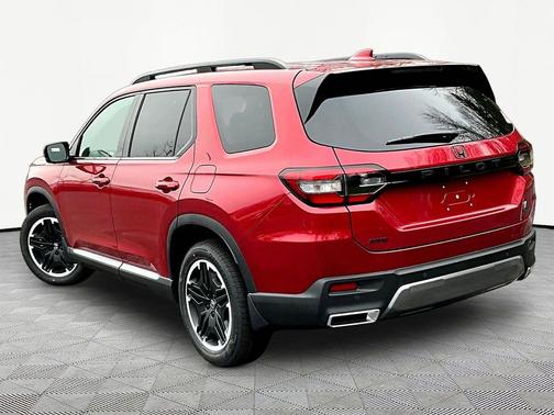 Radiant Red Metallic II 2026 Honda Pilot Touring 8-Passenger