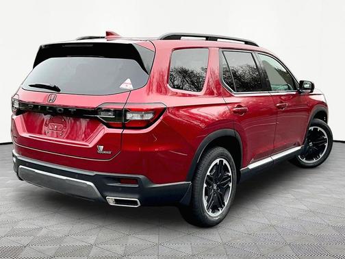 Radiant Red Metallic II 2026 Honda Pilot Touring 8-Passenger
