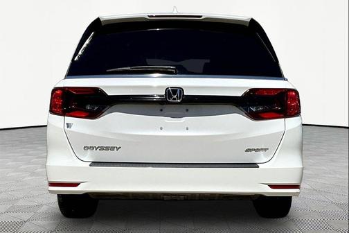 Platinum White Pearl 2023 Honda Odyssey Sport