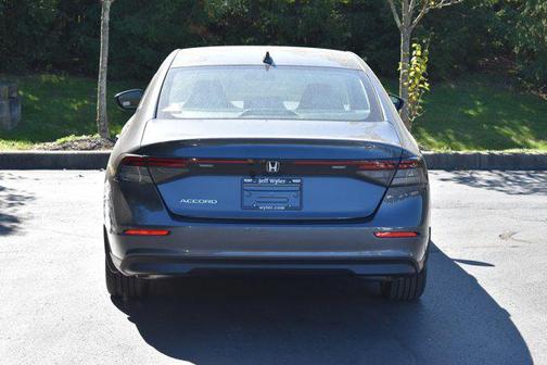 2025 Honda Accord LX 1.5T
