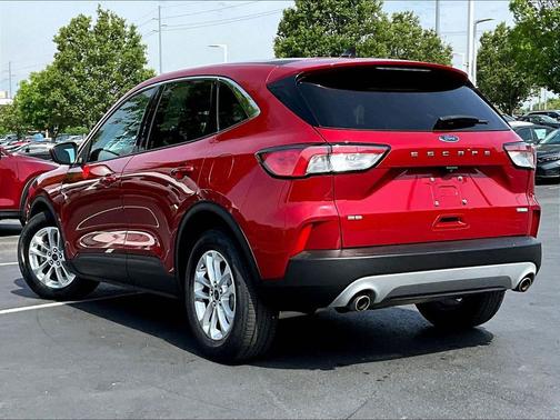 Rapid Red Metallic Tinted Clearcoat 2020 Ford Escape SE