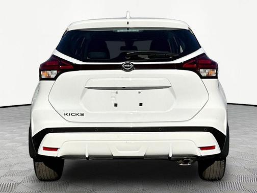 Fresh Powder 2024 Nissan Kicks S