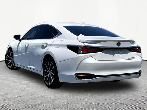 Eminent White Pearl 2024 Lexus ES 300h Base
