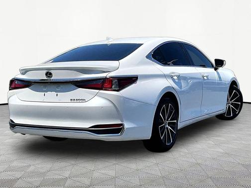 Eminent White Pearl 2024 Lexus ES 300h Base
