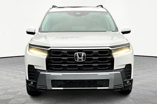 Platinum White Pearl 2026 Honda Pilot Touring 8-Passenger