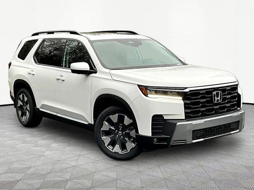 Platinum White Pearl 2026 Honda Pilot Touring 8-Passenger