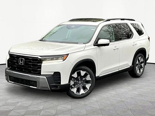 Platinum White Pearl 2026 Honda Pilot Touring 8-Passenger