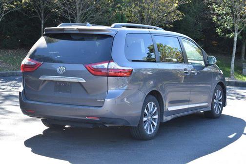 2020 Toyota Sienna Limited Premium