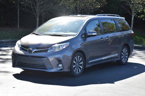 2020 Toyota Sienna Limited Premium