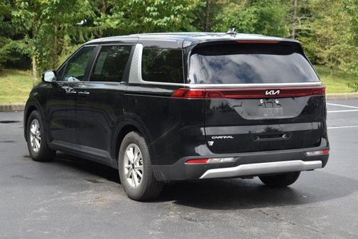 2023 Kia Carnival LX