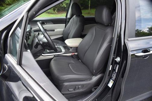 2023 Kia Carnival LX