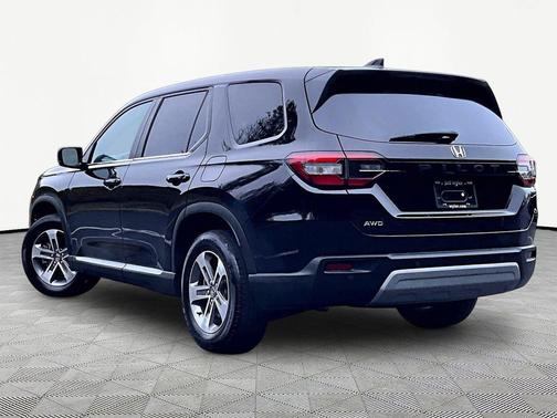Crystal Black Pearl 2025 Honda Pilot EX-L