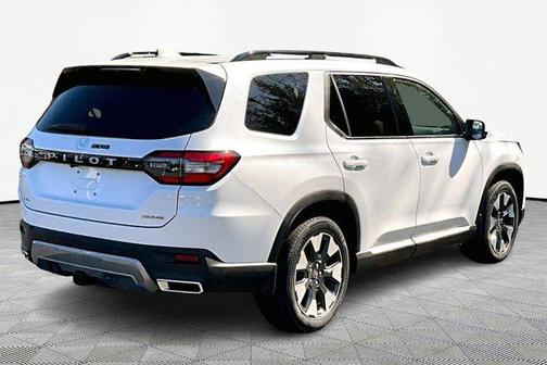 2026 Honda Pilot Touring 8-Passenger
