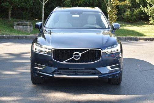 2019 Volvo XC60 Recharge Plug-In Hybrid T8 Momentum