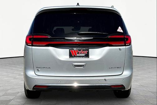 Silver Mist Clearcoat 2024 Chrysler Pacifica Limited