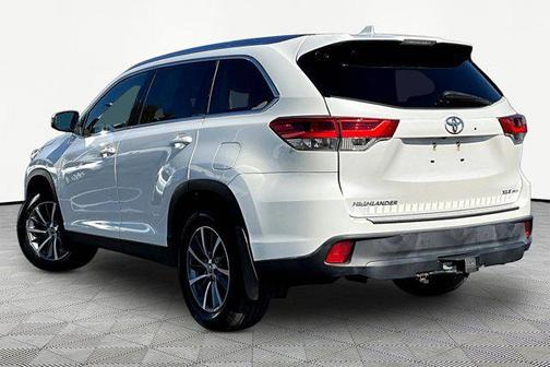 Blizzard Pearl 2019 Toyota Highlander XLE