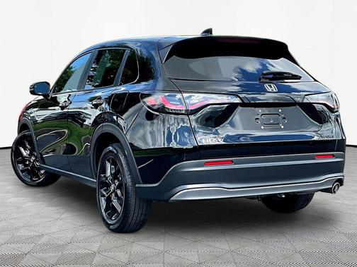 Crystal Black Pearl 2024 Honda HR-V AWD Sport