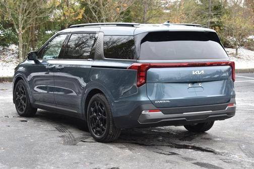 2025 Kia Carnival SX