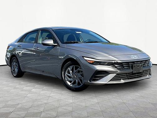 Fluid Metal 2024 Hyundai ELANTRA SEL