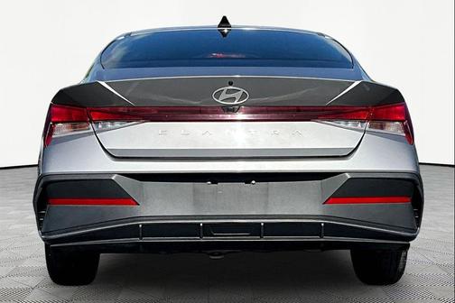 Fluid Metal 2024 Hyundai ELANTRA SEL
