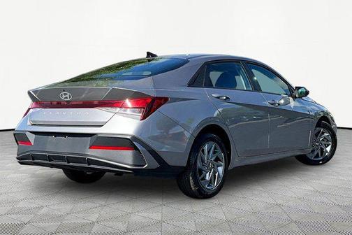 Fluid Metal 2024 Hyundai ELANTRA SEL