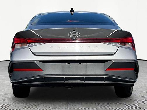 Fluid Metal 2024 Hyundai ELANTRA SEL