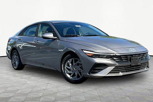Fluid Metal 2024 Hyundai ELANTRA SEL