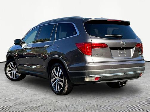 Modern Steel Metallic 2018 Honda Pilot Touring