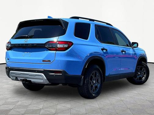 Diffused Sky Pearl 2025 Honda Pilot TrailSport