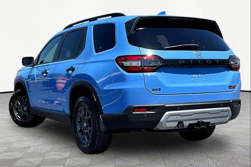 Diffused Sky Pearl 2025 Honda Pilot TrailSport