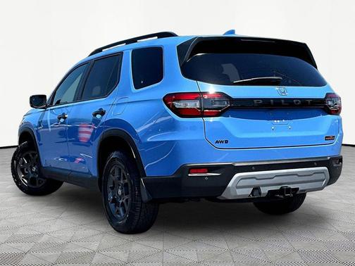 Diffused Sky Pearl 2025 Honda Pilot TrailSport
