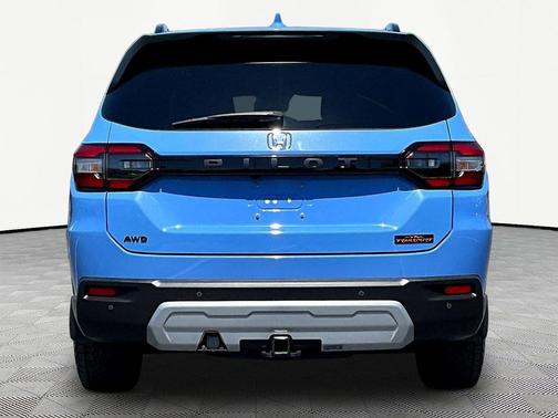 Diffused Sky Pearl 2025 Honda Pilot TrailSport