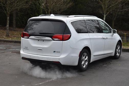 2018 Chrysler Pacifica Hybrid Limited