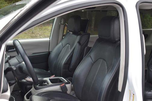 2018 Chrysler Pacifica Hybrid Limited