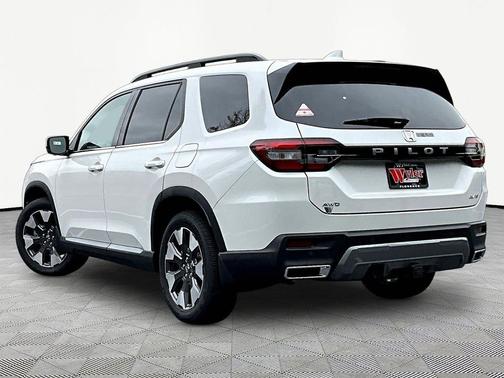Platinum White Pearl 2026 Honda Pilot Elite