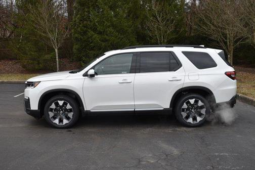 Platinum White Pearl 2026 Honda Pilot Touring 8-Passenger
