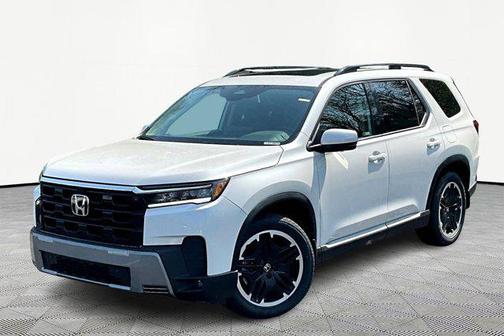 Platinum White Pearl 2026 Honda Pilot Touring 8-Passenger