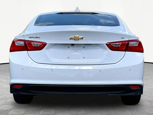 Summit White 2024 Chevrolet Malibu FWD 1LT