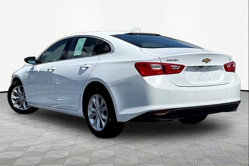 Summit White 2024 Chevrolet Malibu FWD 1LT