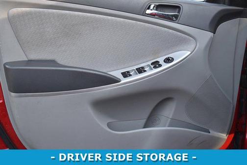 2013 Hyundai Accent SE