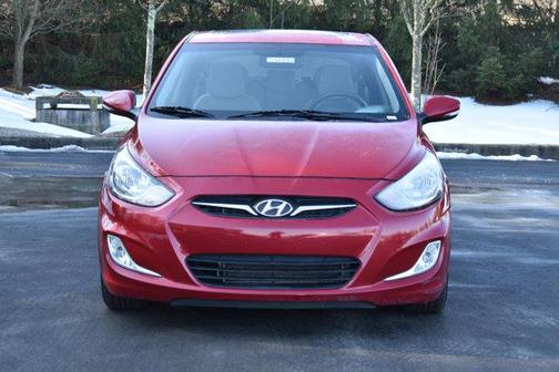 2013 Hyundai Accent SE