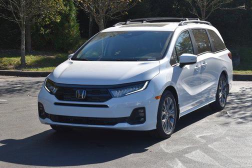 Platinum White Pearl 2026 Honda Odyssey Touring