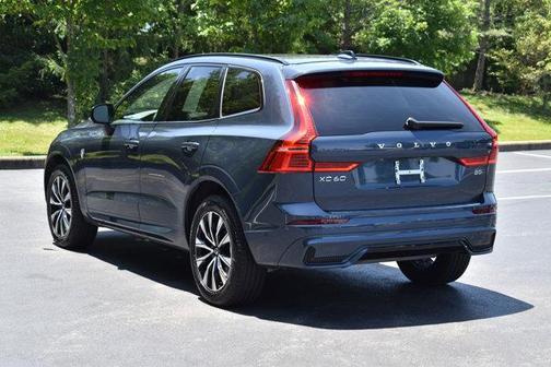 2024 Volvo XC60 B5 Plus Dark Theme