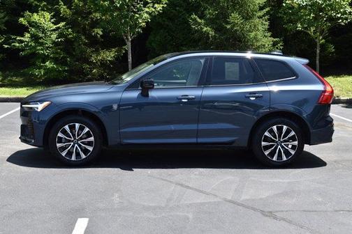 2024 Volvo XC60 B5 Plus Dark Theme