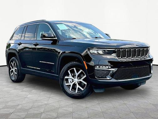 Diamond Black Crystal Pearlcoat 2025 Jeep Grand Cherokee Limited