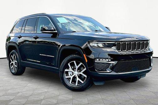 Diamond Black Crystal Pearlcoat 2025 Jeep Grand Cherokee Limited