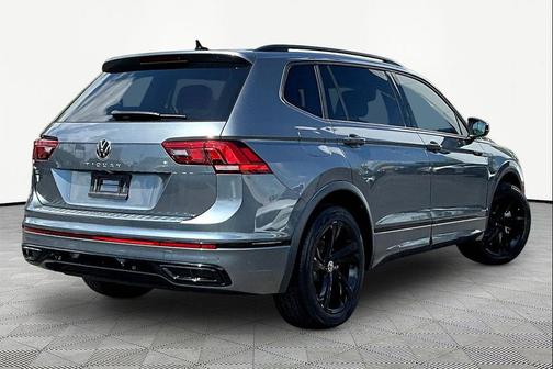 Platinum Gray Metallic 2023 Volkswagen Tiguan 2.0T SE R-Line Black