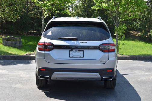 2025 Honda Pilot Touring 8-Passenger